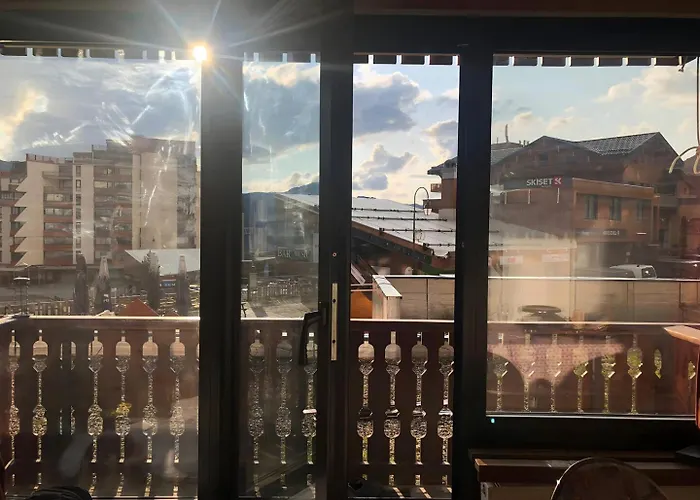 - Inout - 5 Beds Flat G-7 Apartment