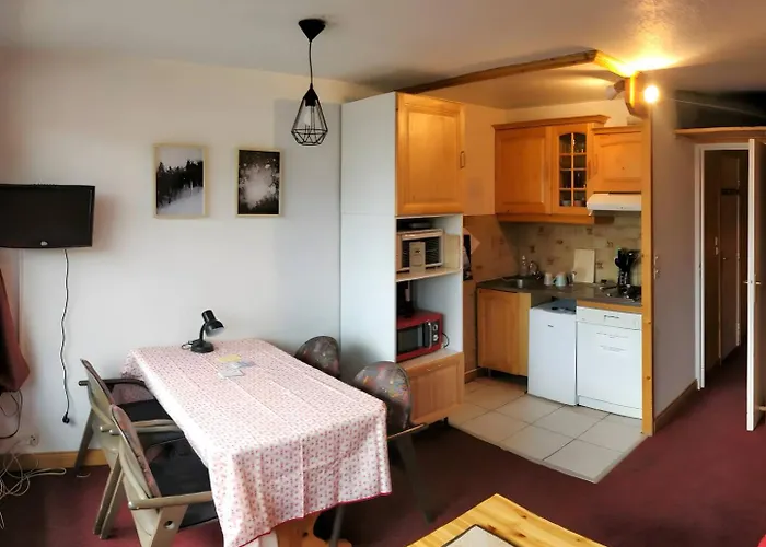 - Inout - 5 Beds Flat G-7 Apartment *