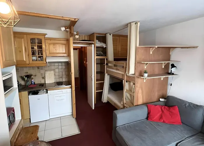 - Inout - 5 Beds Flat G-7